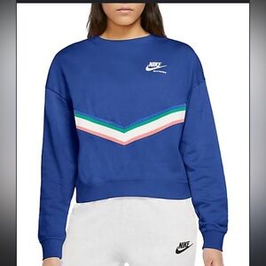 Nike Women's Blue Chevron Crew Neck Sweater cropped small